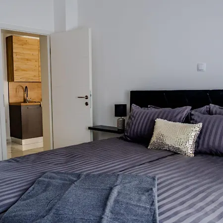 Stylish House Aurora شقة بولا