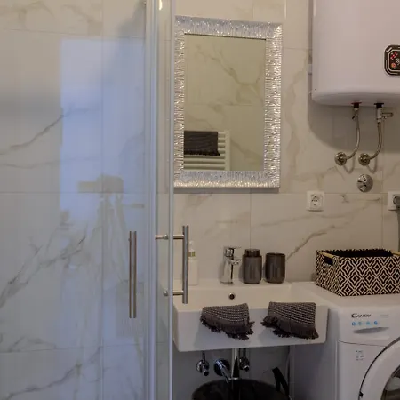 Stylish House Aurora Apartment *