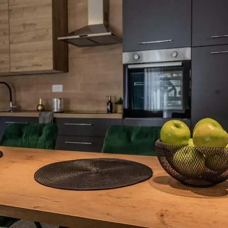 Stylish House Aurora Apartament *