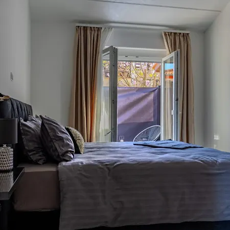 Stylish House Aurora アパート プーラ