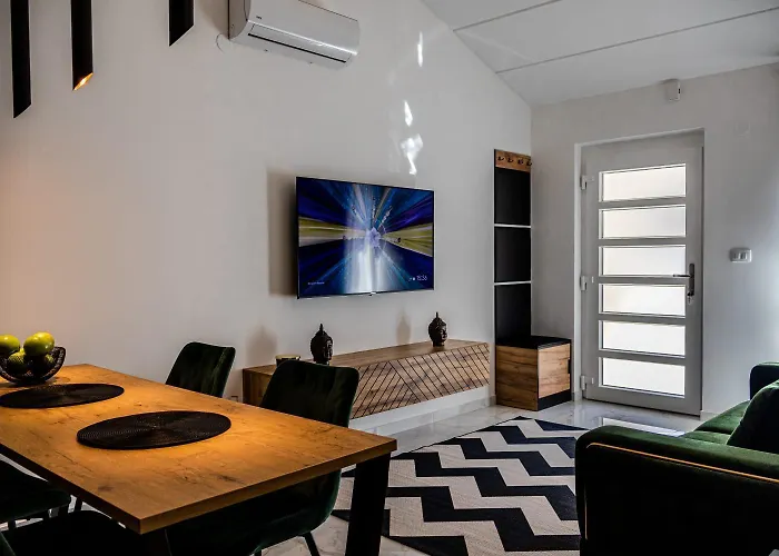 Stylish House Aurora Apartment Pula
