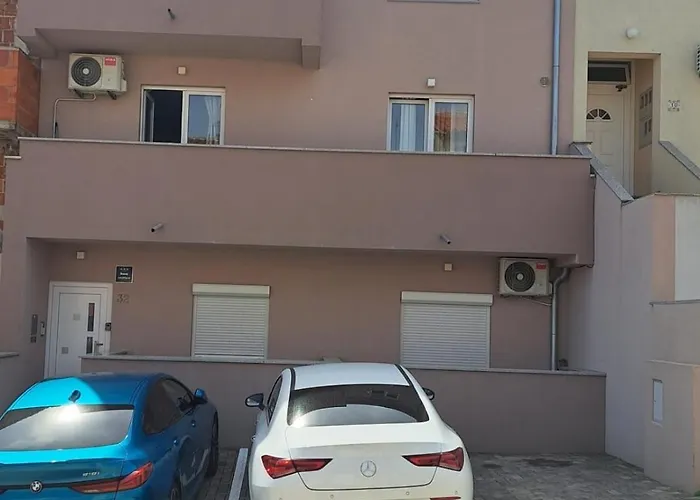 Stylish House Aurora Pula