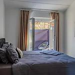 Stylish House Aurora Apartman *