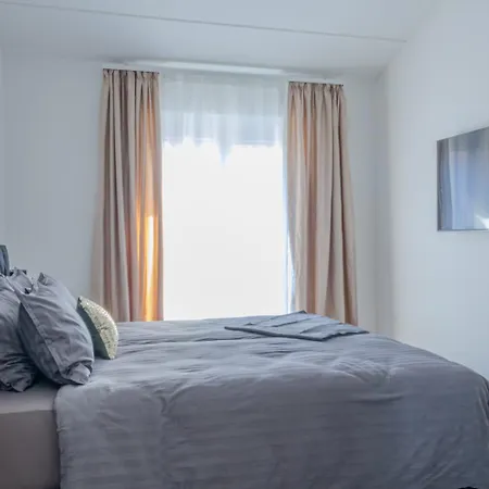 Stylish House Aurora 公寓 *